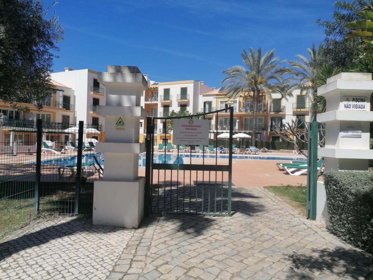 タヴィラApartamento 405 Em Urbanizacao Com Piscinasアパートメント エクステリア 写真